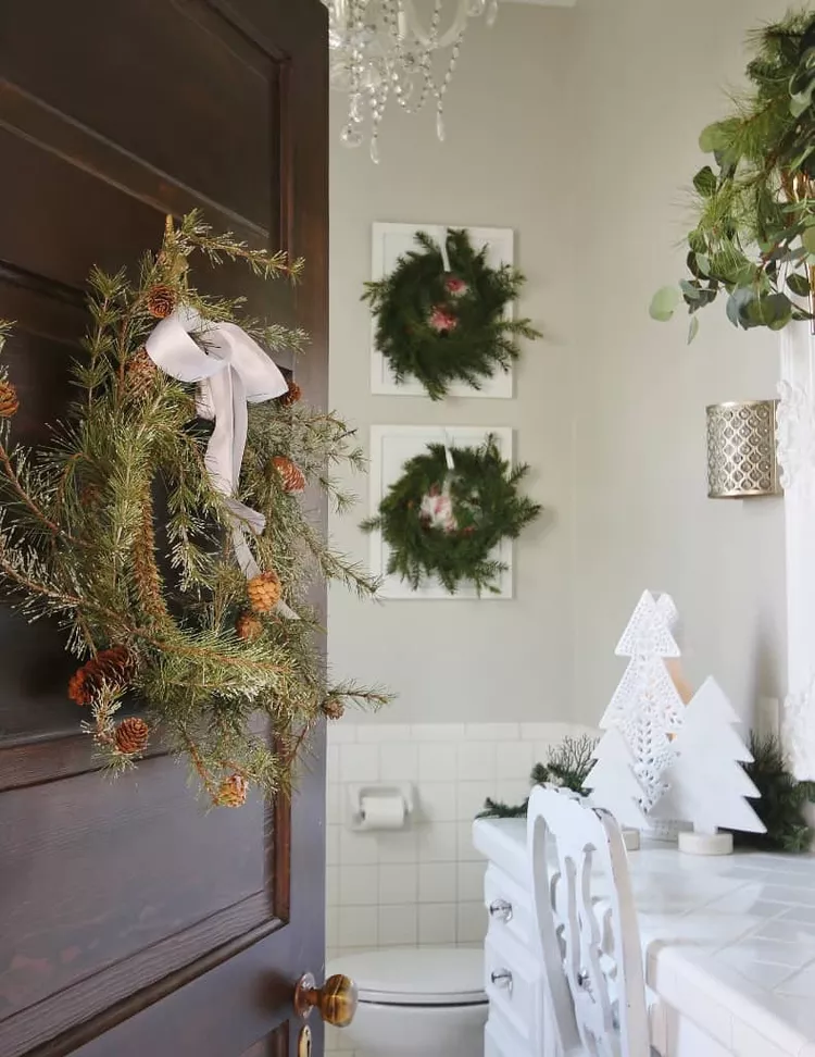 Bathroom Christmas Decor Ideas 