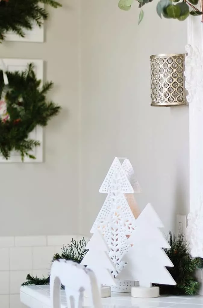 Bathroom Christmas Decor Ideas 