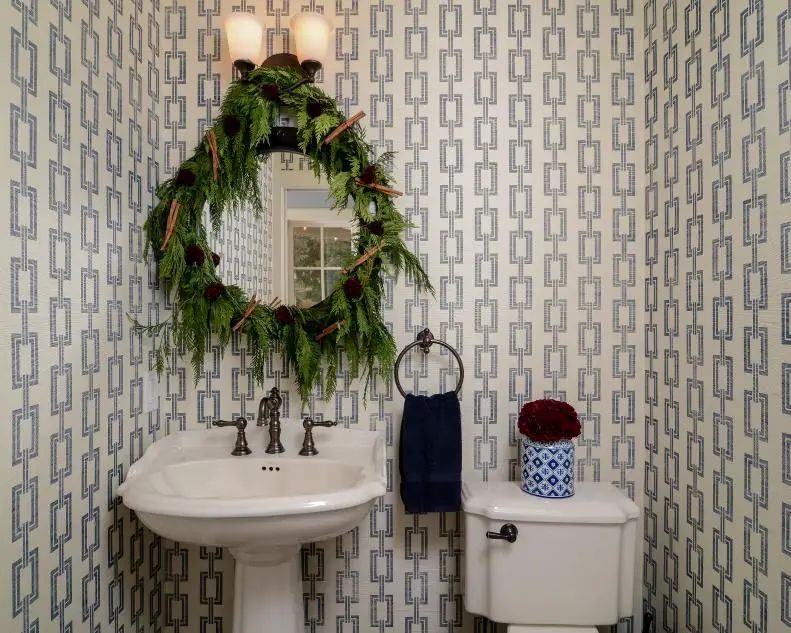  Christmas Bathroom Decor Idea