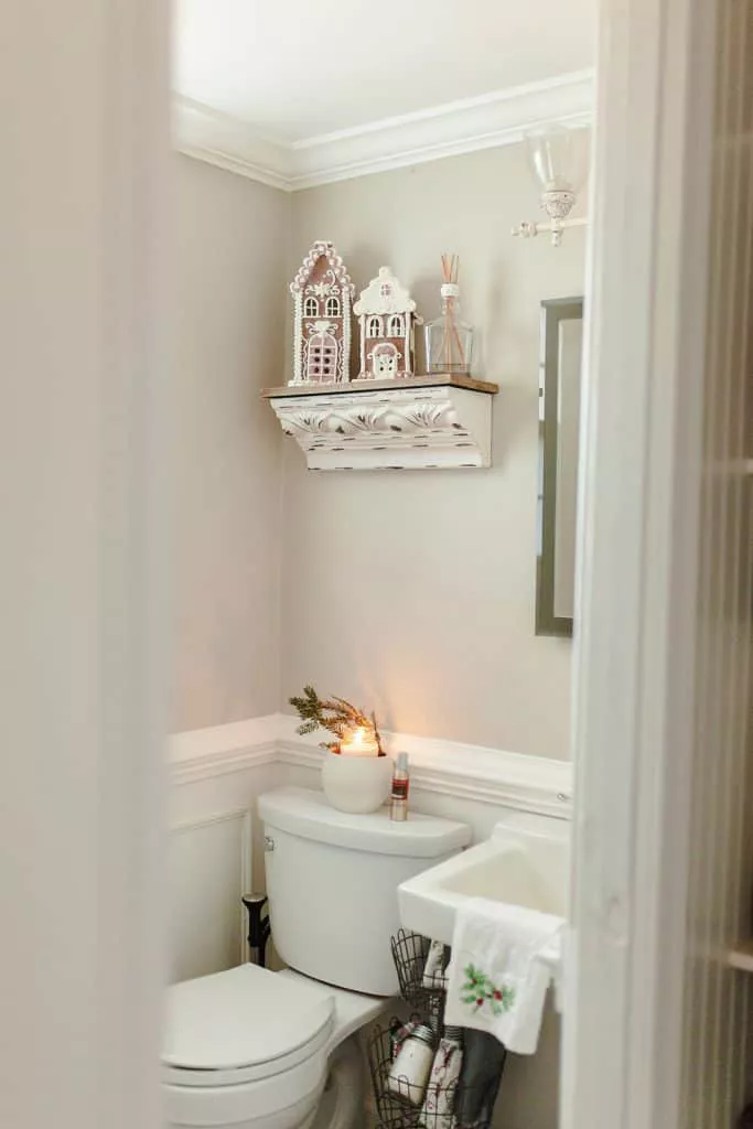 Bathroom Christmas Decor Ideas 