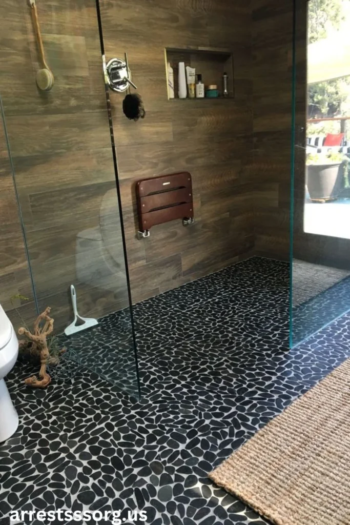 Large Format and Small Accent Tile Combination