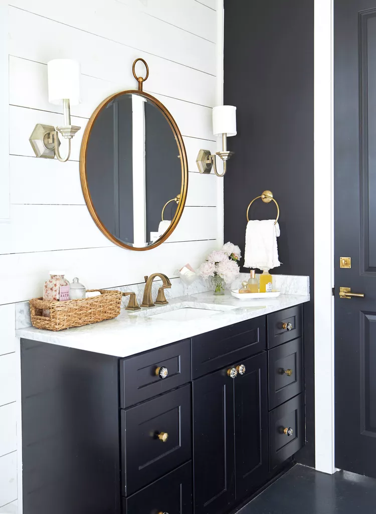 Black Bathroom Ideas