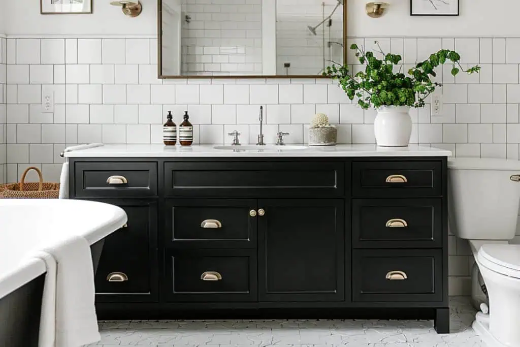 Black Bathroom Ideas