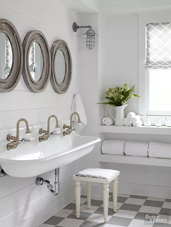 Farmhouse Bathroom Design