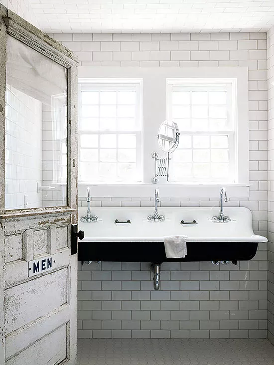 Farmhouse Bathroom Design